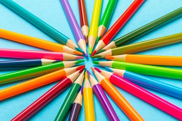 Radial arrangement of colored pencils